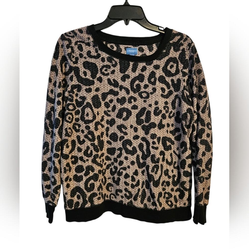 Simply Vera Woman's animal print pullover top size Lg